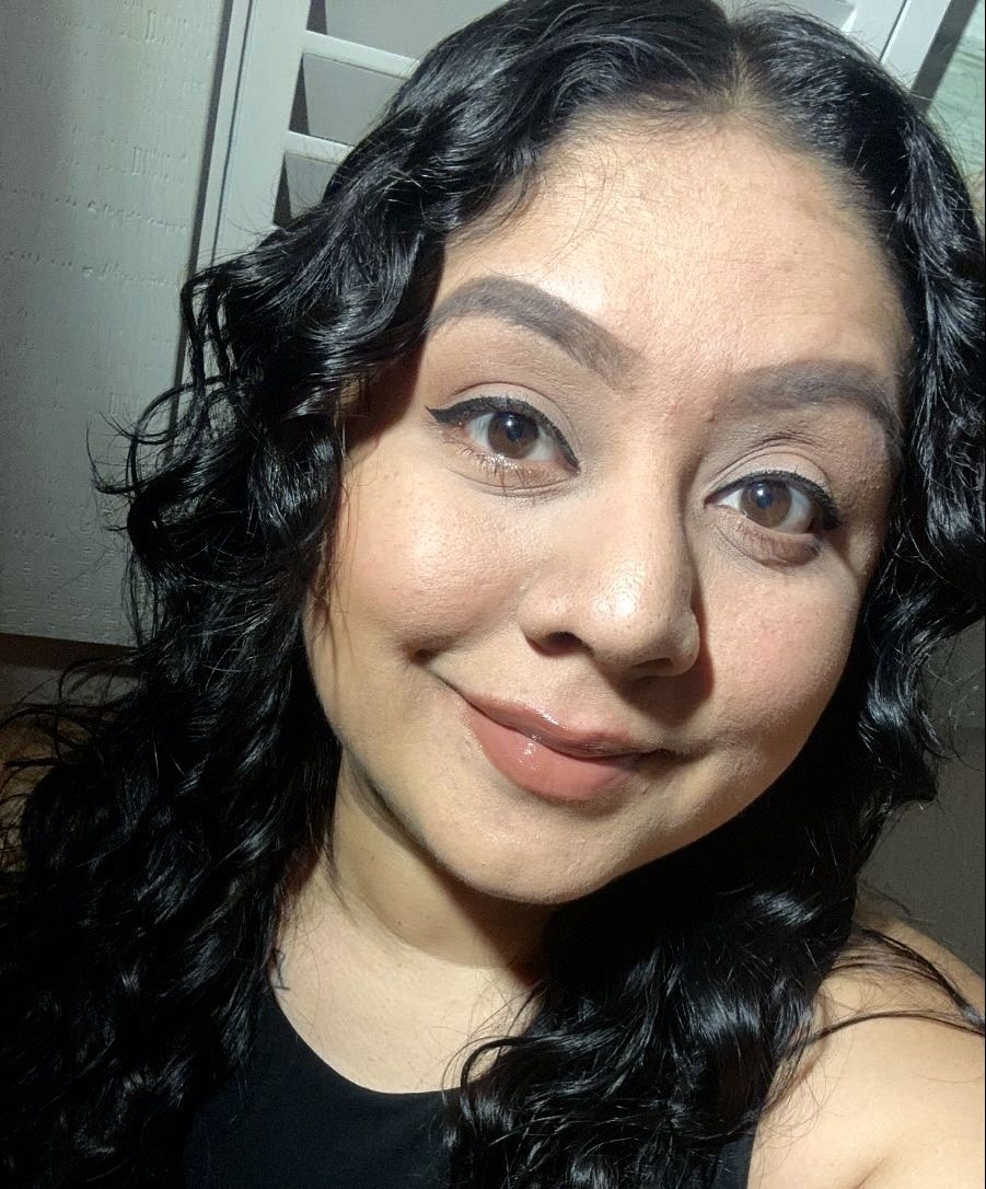 Mayra R